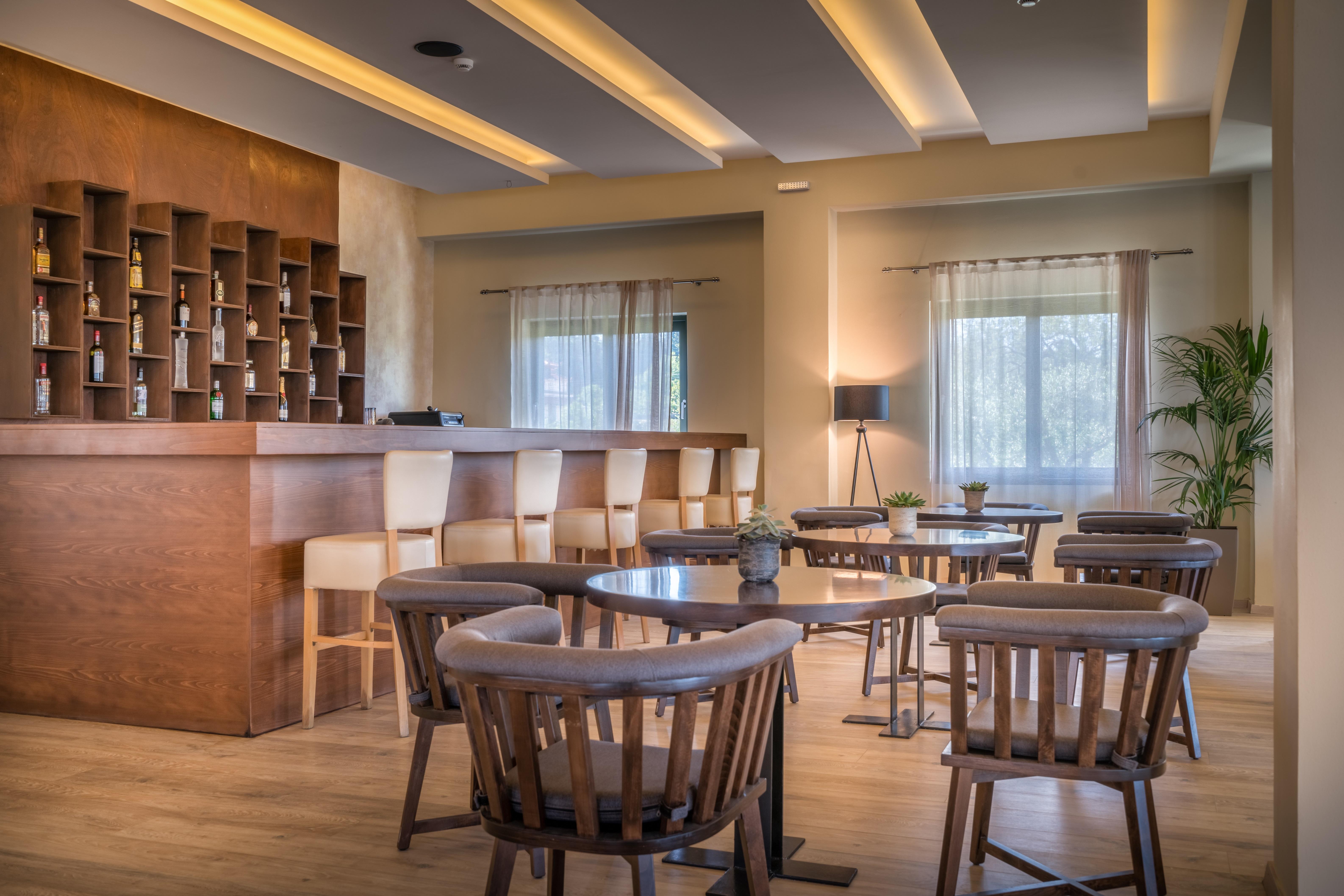 Elegance Luxury Executive Suites - Adults Only Трагаки Экстерьер фото