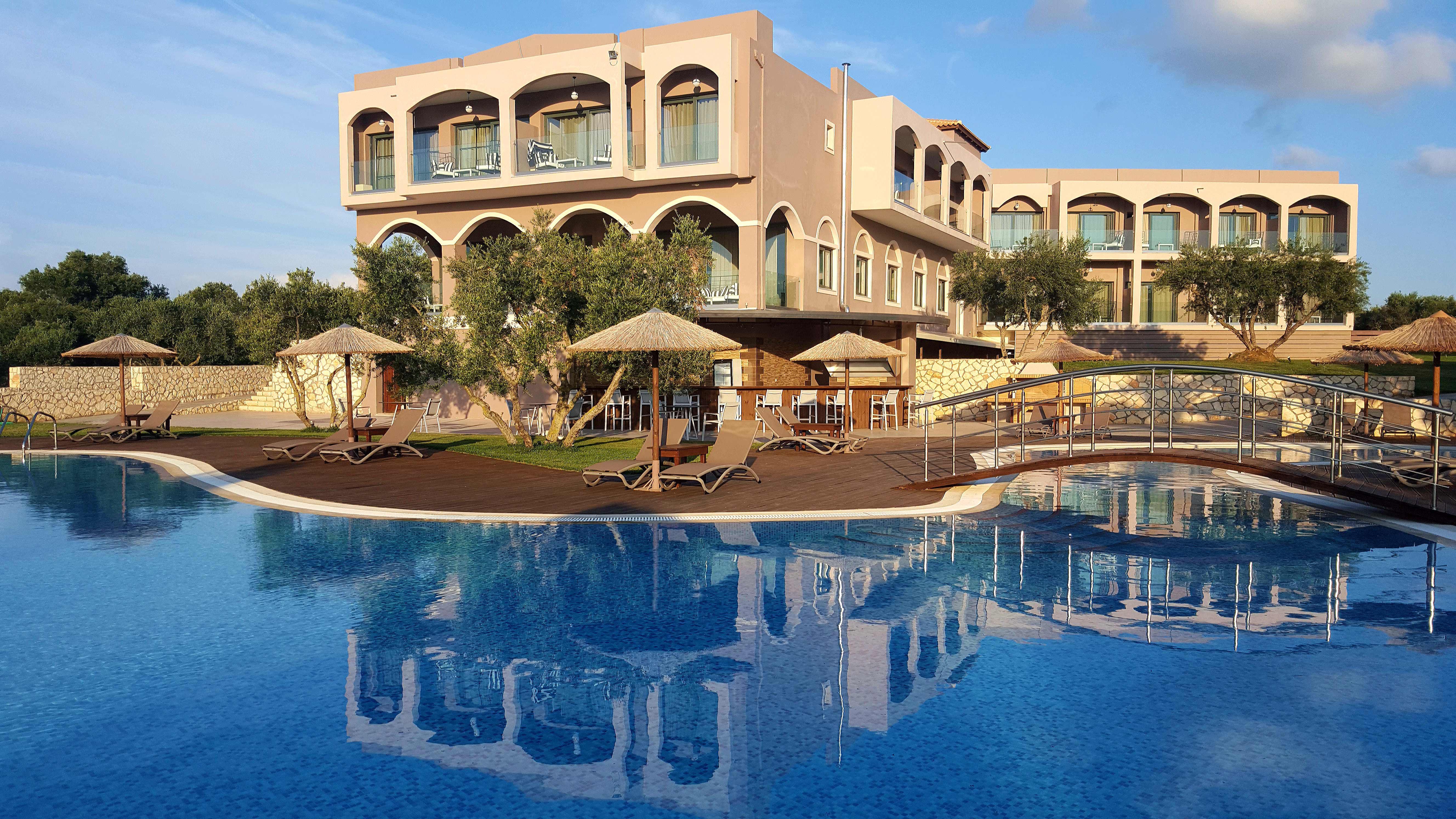 Elegance Luxury Executive Suites - Adults Only Трагаки Экстерьер фото