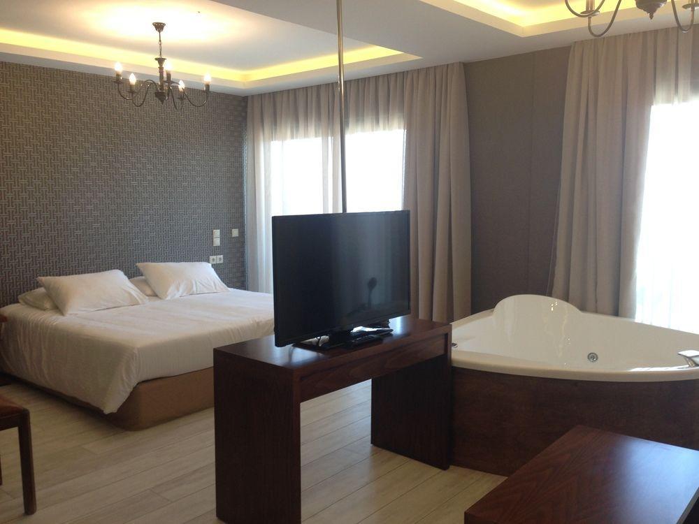Elegance Luxury Executive Suites - Adults Only Трагаки Экстерьер фото